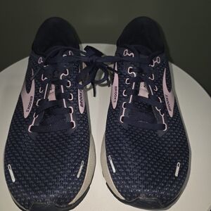 Brooks Women's Navy Running Shoes